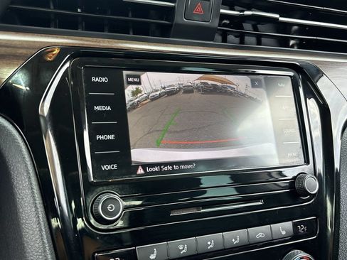Used 2020 Volkswagen Passat 2.0T SEL FWD image 23