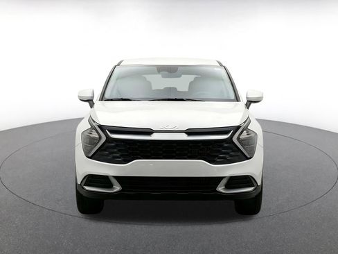 Used 2025 Kia Sportage LX FWD image 2