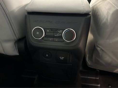 New 2026 Ford Explorer Platinum w/ LUX Leather Package image 32