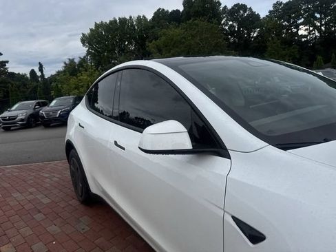 Used 2026 Tesla Model Y 2WD image 18