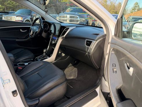 Used 2013 Hyundai Elantra GT w/ Tech Pkg image 20