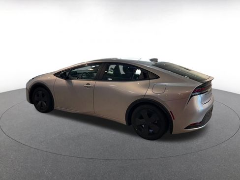 Used 2025 Toyota Prius LE image 10