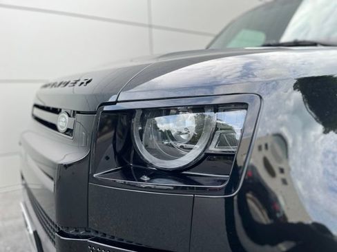 Used 2025 Land Rover Defender 110 V8 AWD/4WD image 13