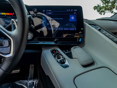 Used 2025 Chevrolet Corvette Stingray Preferred Cpe w/ Stealth Interior Trim Package RWD image 19