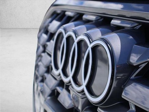 Used 2025 Audi Q5 Premium w/ Convenience Package AWD/4WD image 30