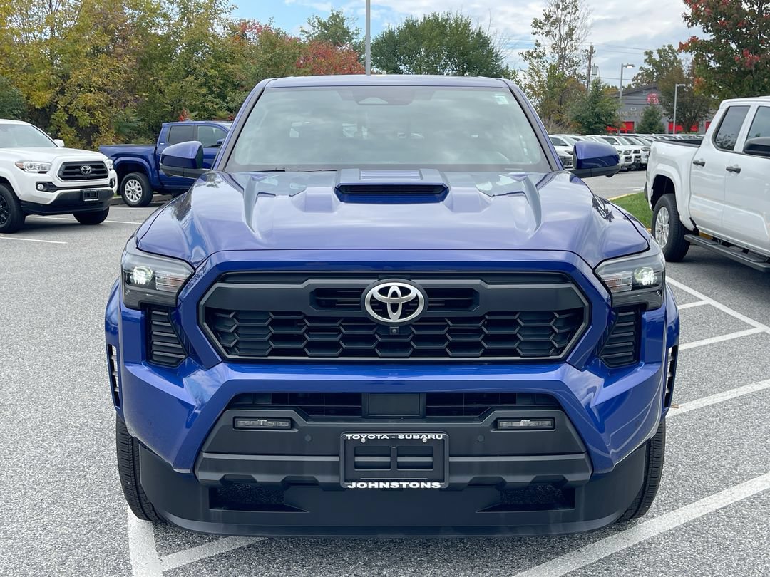 Used 2025 Toyota Tacoma TRD Sport w/ TRD Sport Premium Package AWD/4WD image 12