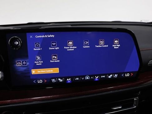 Used 2025 Chevrolet Traverse RS w/ LPO, Floor Liner Package FWD image 27