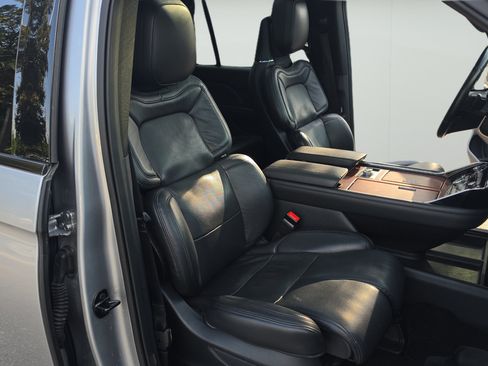 Used 2023 Lincoln Navigator Reserve RWD image 26