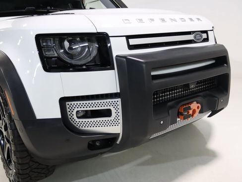 Used 2020 Land Rover Defender 110 SE AWD/4WD image 25