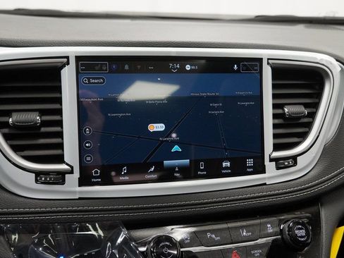 New 2026 Chrysler Pacifica Limited w/ S Appearance Package image 23