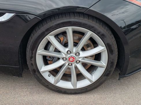 Used 2019 Jaguar F-TYPE Convertible RWD image 10