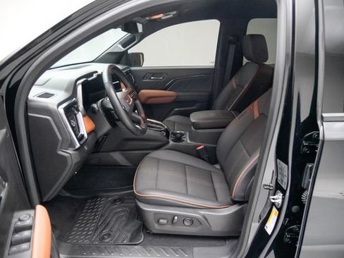 Used 2024 GMC Canyon AT4 w/ Technology Package AWD/4WD image 3
