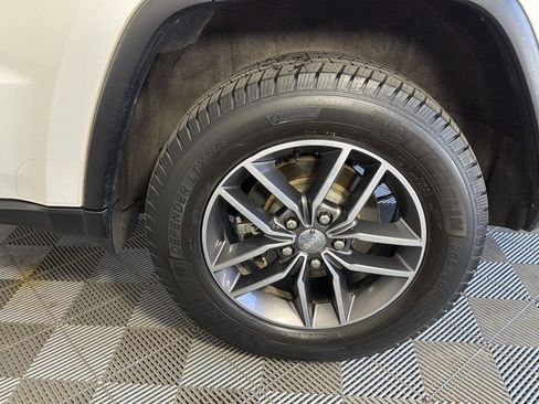 Used 2017 Jeep Grand Cherokee Limited AWD/4WD image 15