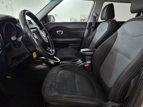 Used 2018 Kia Soul + FWD image 14