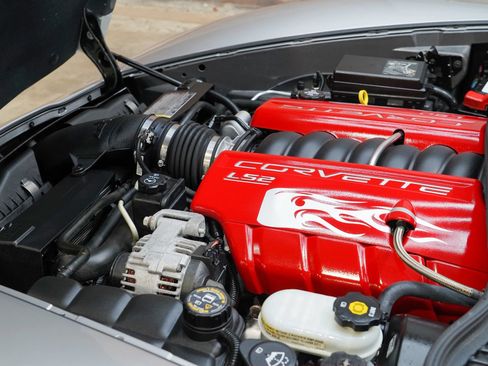 Used 2006 Chevrolet Corvette Convertible w/ Preferred Equipment Group RWD image 32