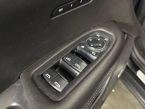 Used 2021 Cadillac XT6 Premium Luxury image 23