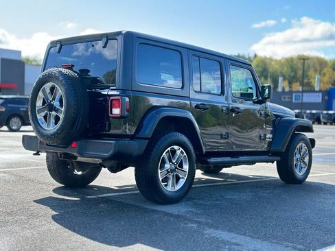 Used 2018 Jeep Wrangler Unlimited Sahara AWD/4WD image 6