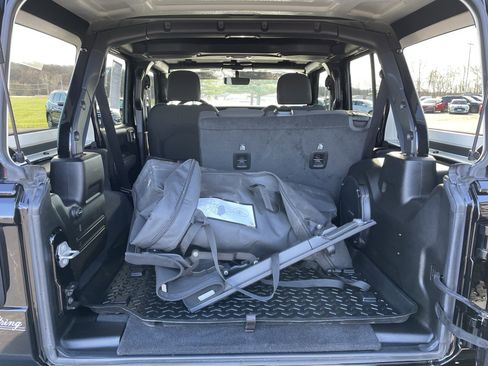 Used 2023 Jeep Wrangler Sport image 6