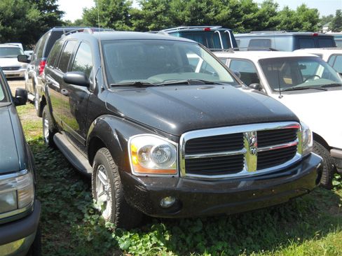 Used 2005 Dodge Durango SLT w/ Family Value Group image 1