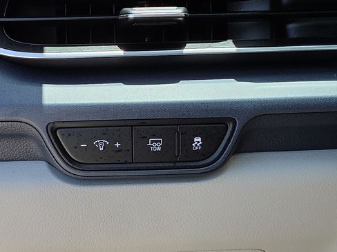 Certified 2025 Kia Carnival EX FWD image 29