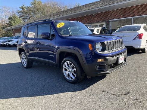Used 2017 Jeep Renegade Latitude w/ Cold Weather Group image 3