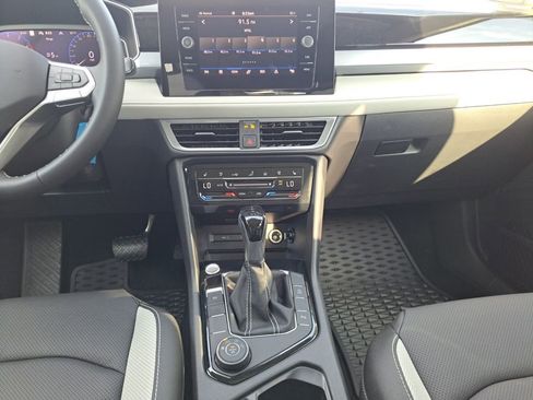 New 2025 Volkswagen Taos SEL image 21