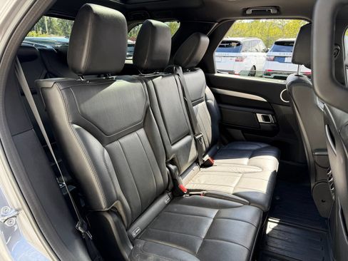 Used 2020 Land Rover Discovery Landmark AWD/4WD image 20