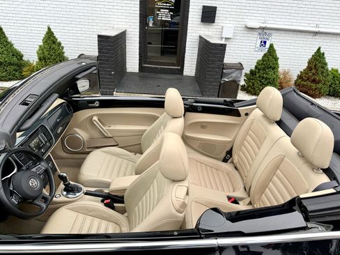 Used 2014 Volkswagen Beetle R-Line image 14