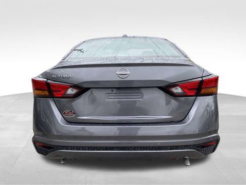 Used 2025 Nissan Altima 2.5 SV image 3