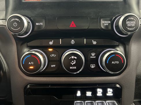 Used 2022 RAM 1500 Big Horn w/ Night Edition AWD/4WD image 21