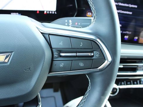 Used 2025 Chevrolet Traverse LT FWD image 36