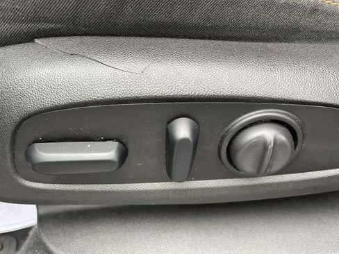 Used 2018 Chevrolet Equinox LT image 12