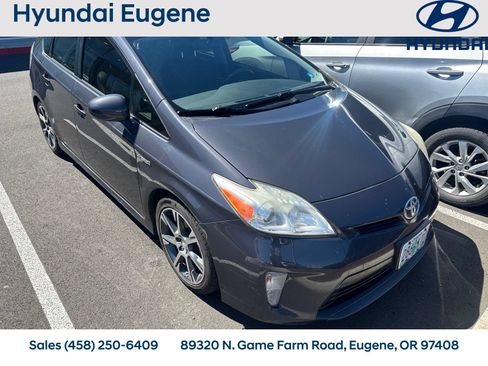 Used 2012 Toyota Prius Two FWD image 2