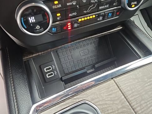 Used 2019 Ford Expedition Limited w/ Equipment Group 302A image 30