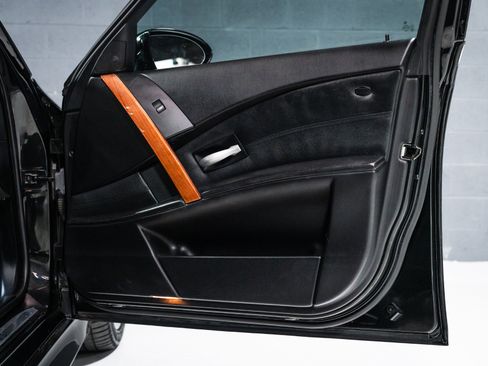 Used 2007 BMW M5 image 30