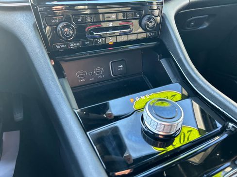 Used 2023 Jeep Grand Cherokee Altitude image 31