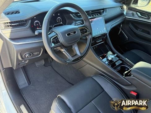 New 2025 Jeep Grand Cherokee Overland w/ Adv Protech Group III AWD/4WD image 11