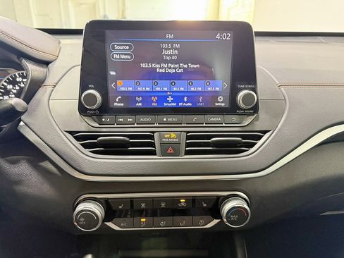 Used 2020 Nissan Altima 2.5 SR w/ Premium Package image 15