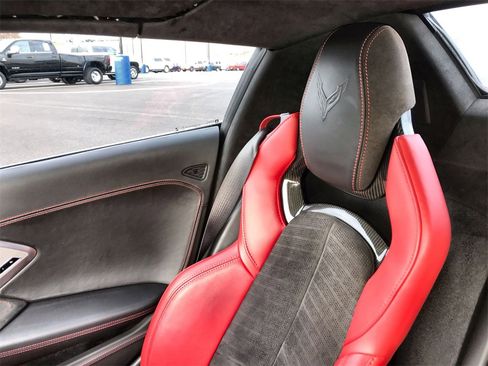 Used 2021 Chevrolet Corvette Stingray Premium Conv w/ Z51 Performance Package image 22