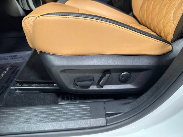 Used 2023 Nissan Rogue Platinum AWD/4WD image 7