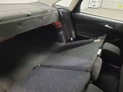 Used 2018 Ford Focus SE image 17