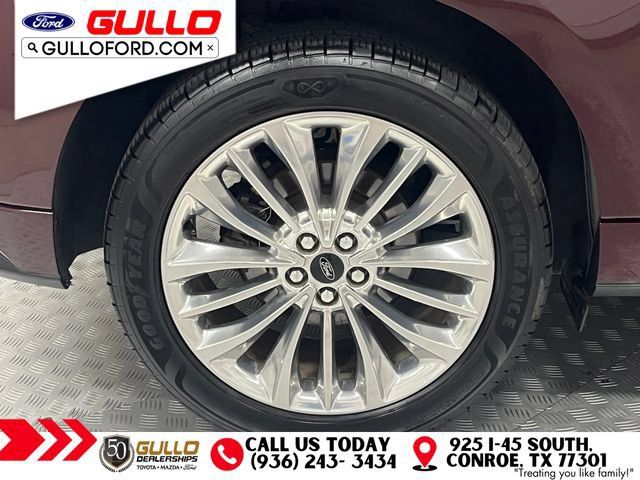 Used 2020 Ford Edge Titanium w/ Equipment Group 301A FWD image 9