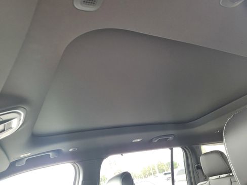 New 2025 Jeep Grand Cherokee L Limited w/ Luxury Tech Group II image 15