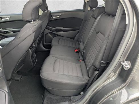 Used 2015 Ford Edge SE image 17