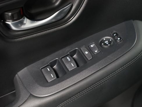Used 2025 Honda HR-V LX image 28
