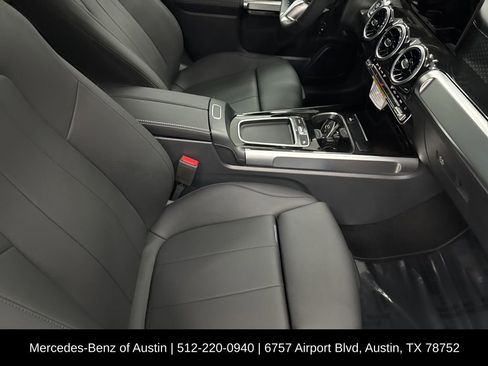 Certified 2025 Mercedes-Benz GLB 250 image 31