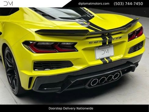 Used 2023 Chevrolet Corvette Z06 RWD image 16