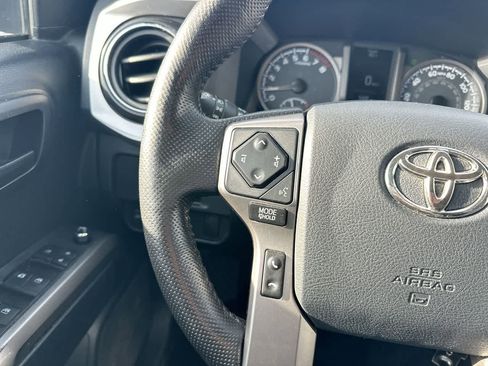 Used 2016 Toyota Tacoma SR5 image 29