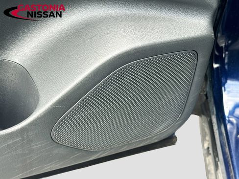 Used 2025 Nissan Rogue SV FWD image 23