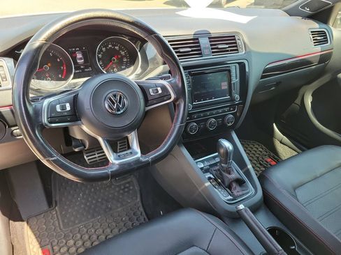 Used 2017 Volkswagen Jetta GLI FWD image 11